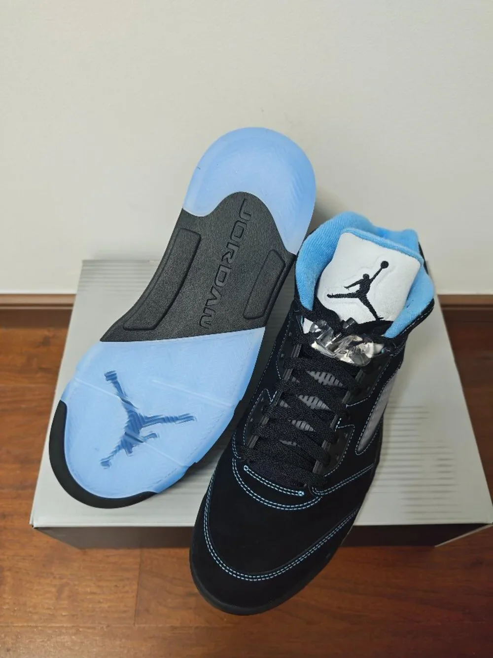 Air Jordan 5 Retro Men’s Sneakers - Black/Light Blue